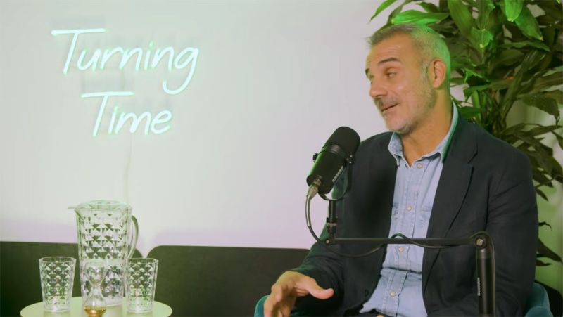 Stefano Sorrentino - Dentro e fuori dal campo