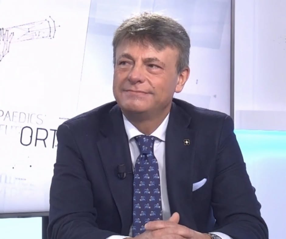 Artrosi della caviglia: il dr. Mosca illustra il trattamento conservativo mediante medicina rigenerativa e l'intervento con protesi di ultima generazione